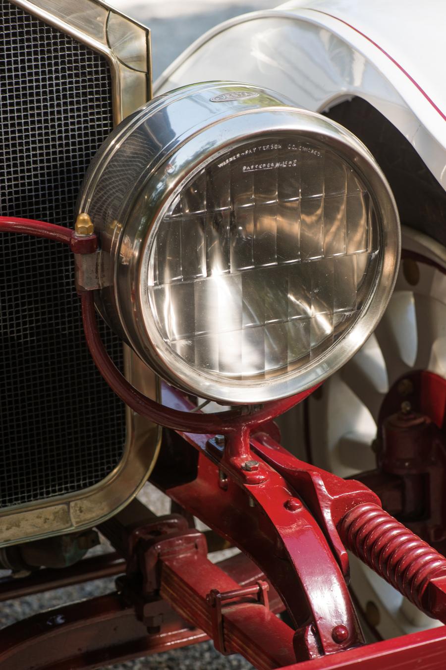 Детали экстерьера American LaFrance Speedster 1923 года  (фото 16 из 34)
